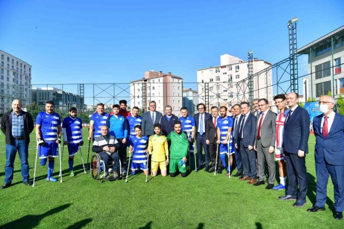 Pendik’te Anlamlı Maç!