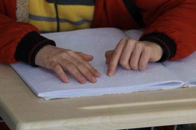 Görmeyen Gözler Başarısına Engel Olamadı