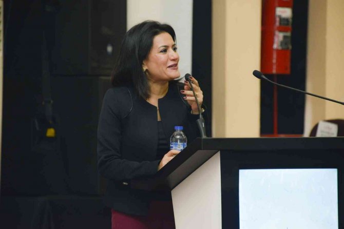 Başarısının Sırlarını Üniversiteli Öğrencilere Anlattı