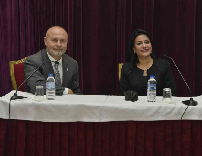 Başarısının Sırlarını Üniversiteli Öğrencilere Anlattı