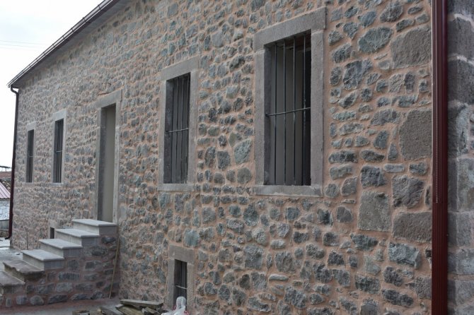 Yunusemre Belediyesi Üçpınar’daki Tarihi Restore Ediyor