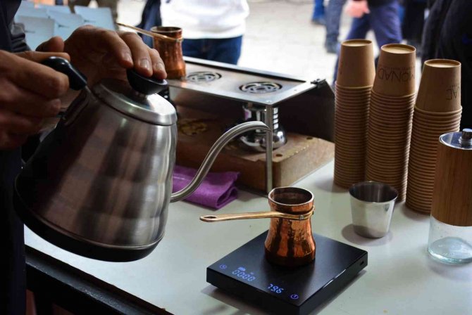 Bu Festivalde Yalnızca Kahve İçilmiyor, Kahvenin Tarihi Yolculuğuna Da Çıkılıyor