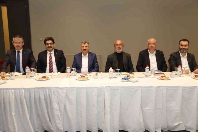 Başkan Çopuroğlu, İ̇ç Anadolu İ̇l Başkanları İ̇stişare Toplantısın Katıldı