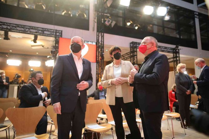 Almanya’da Sosyal Demokratlar Koalisyon Protokolünü Onayladı
