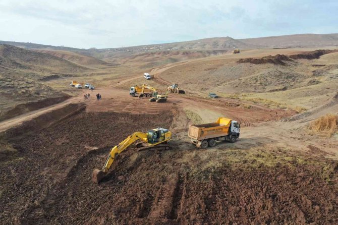 Ankara Büyükşehir, Başkent’teki Sulama Göletlerini Temizliyor