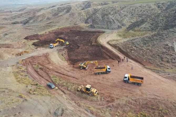 Ankara Büyükşehir, Başkent’teki Sulama Göletlerini Temizliyor