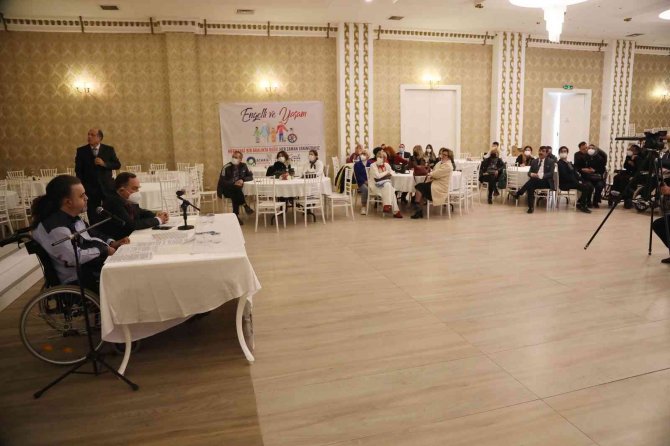 Atakum Belediyesi’nden “Engelli Ve Yaşam” Paneli