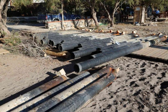 Bodrum’da Kaçak İskeleler Teker Teker Yıkılıyor