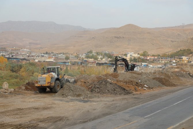 Cizre Belediyesi, İlçedeki Moloz Kirliliğinin Önüne Geçiyor