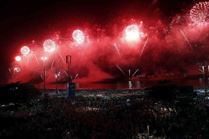 Copacabana Plajı’ndaki Dünyaca Ünlü Yılbaşı Kutlamasına Omicron Engeli