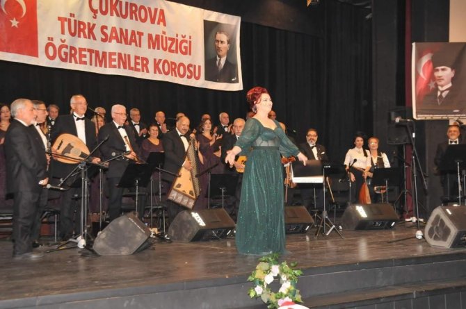 Çukurova Öğretmenler Korosu, Öğretmenler Haftası’nda Sahne Aldı