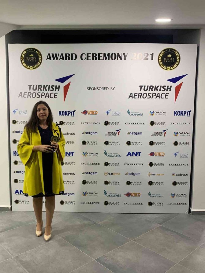 İ̇stanbul Esenyurt Üniversitesine ’Bluesky Awards’ 2021 Havacılık’tan Ödül