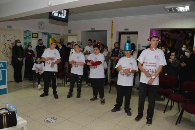 Gediz’de Engelliler Günü Kutlaması