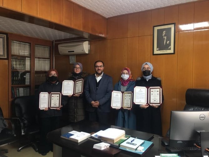 Gediz’de Hafızlık Eğitimini Tamamlayan 5 Öğrenciye, Hafızlık Belgeleri Verildi