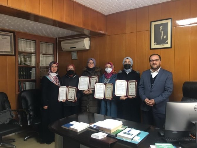 Gediz’de Hafızlık Eğitimini Tamamlayan 5 Öğrenciye, Hafızlık Belgeleri Verildi