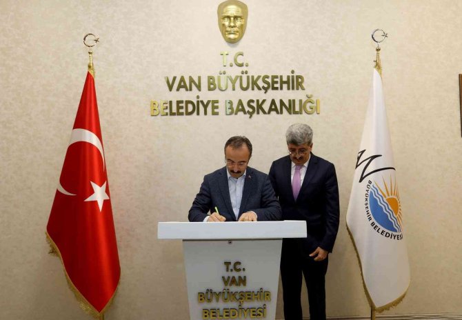 İ̇çişleri Bakan Yardımcısı Çataklı’dan Van Büyükşehir Belediyesine Ziyaret