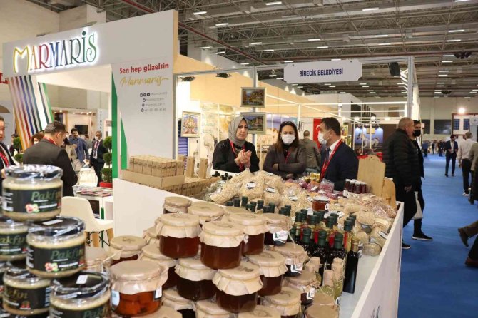 Düzce’nin Ürünlerine Turizm Fuarında Yoğun Talep