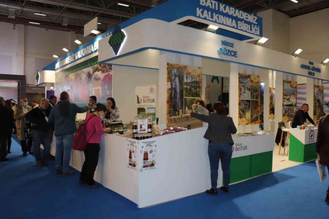 Düzce’nin Ürünlerine Turizm Fuarında Yoğun Talep