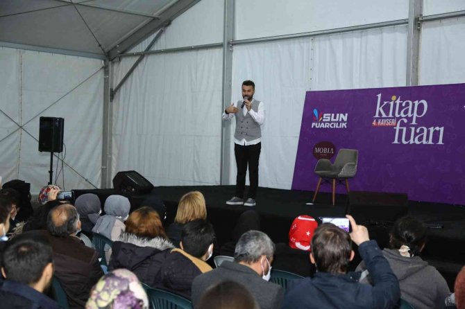Edebiyat Dünyasının Önemli İsimleri Kayseri 4. Kitap Fuarı’nda Sevenleriyle Buluştu