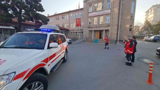 Kayseri Umke Gönüllüleri Hakkari’ye Gitti