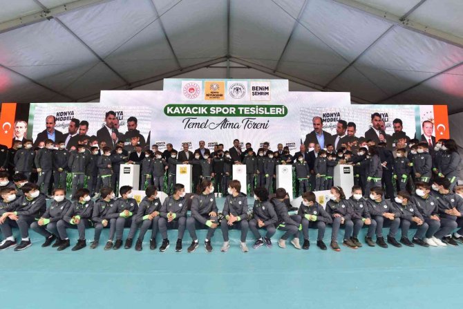 Konyaspor’un Yeni Tesisinin Temeli Bakan Kurum’un Katılımıyla Atıldı
