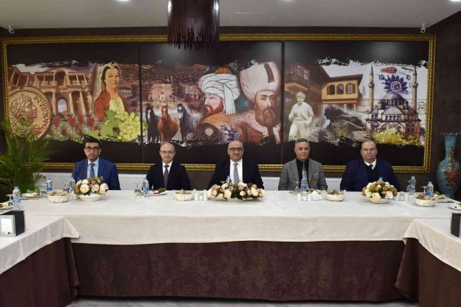 Rektör Ataç Engelli Çalışanlarıyla Bir Araya Geldi