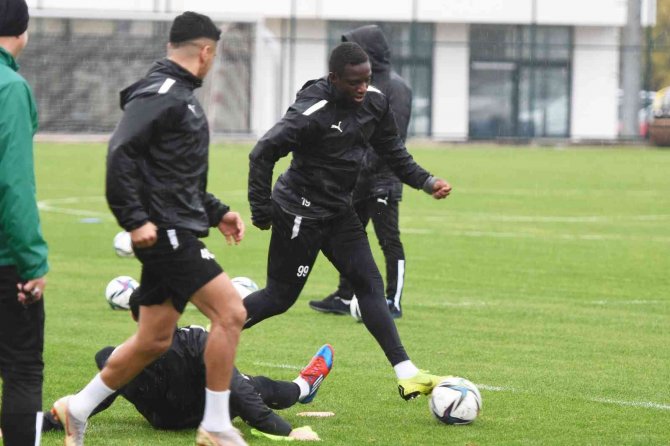 Manisa Fk Maç Saatini Beklemeye Başladı