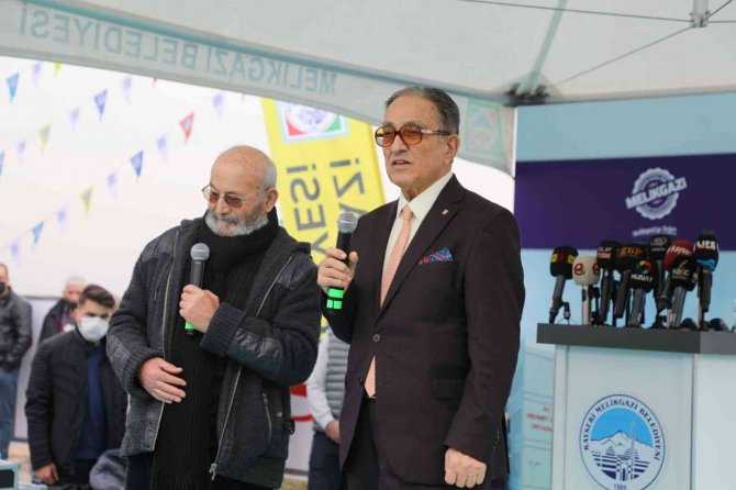 Melikgazi Belediyesi Eğitimde En Önde Olmaya Devam Ediyor