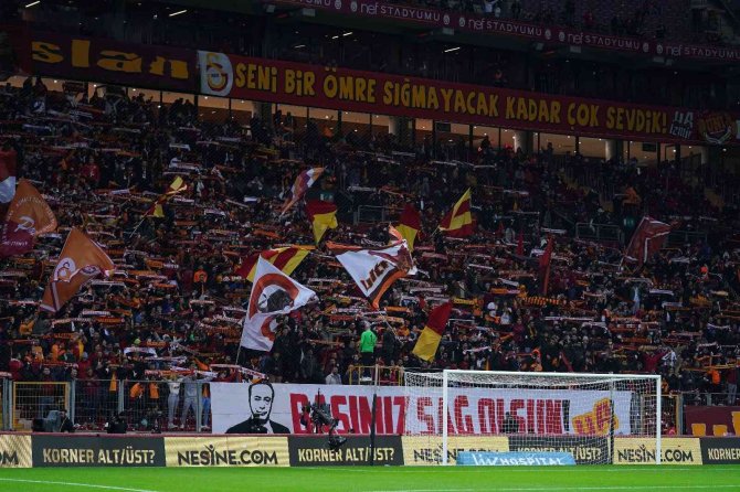 Spor Toto Süper Lig: Galatasaray: 0 - Altay: 1 (Maç Devam Ediyor)