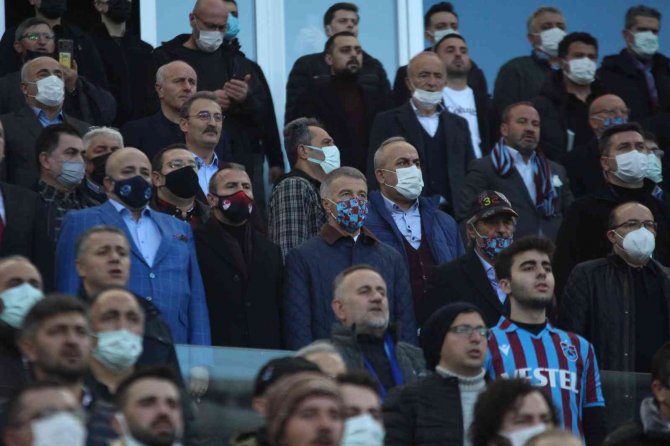 Spor Toto Süper Lig: Trabzonspor: 1 - Adana Demirspor: 0 (İ̇lk Yarı)