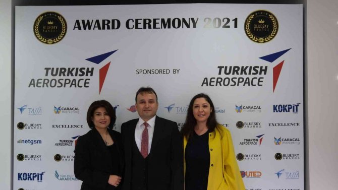 İ̇stanbul Esenyurt Üniversitesine ’Bluesky Awards’ 2021 Havacılık’tan Ödül