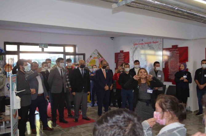 Kaymakam Yılmaz, Özel Eğitim Öğrencilerini Engelliler Günü’nde Yalnız Bırakmadı