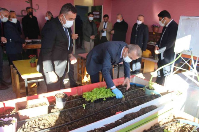 Kaymakam Coşgun’dan "Kütüphanesiz Okul Kalmasın" Açılışları Devam Ediyor