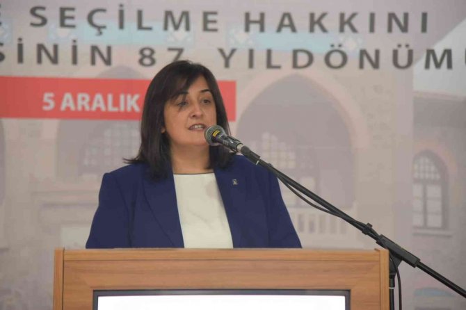 Kadınlara Seçme Ve Seçilme Hakkının Yıldönümü Muhtarlarla Kutlandı