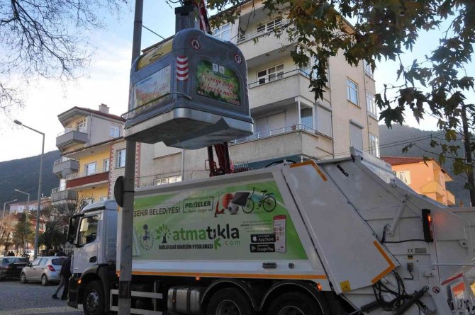 Akşehir Belediyesinden Bir İlk Daha Yeni Nesil Çöp Konteynerleri Hizmette
