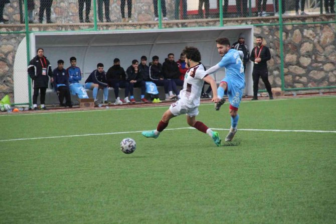 Bal: Fırat Üniversitesi: 4 - Kovancılarspor: 1