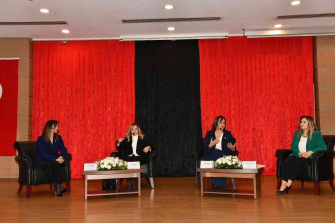 Çiğli’de, Kadının Siyasetteki Yeri Konuşuldu