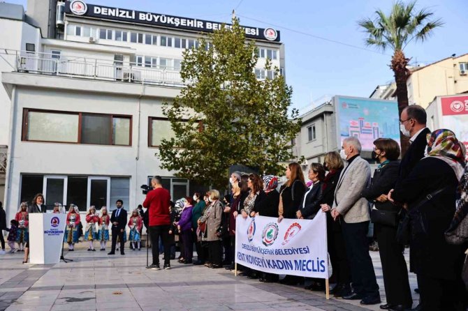 Büyükşehir Kadın Meclisi Ata’nın Huzurunda