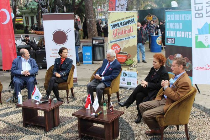 400 Yıllık Türk Kahvesi Fincanları Sergileniyor