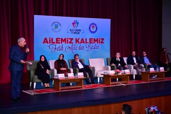 Sezai Karakoç Anısına Şiir Dinletisi Düzenledi
