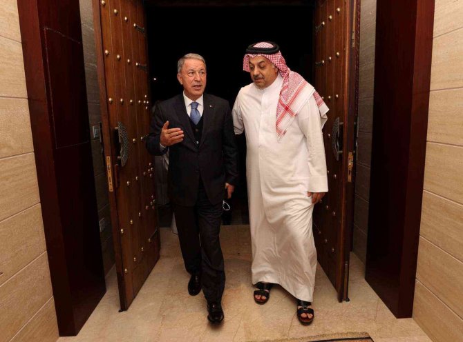 Milli Savunma Bakanı Akar, Katarlı Mevkidaşı El-atiyye İle Görüştü