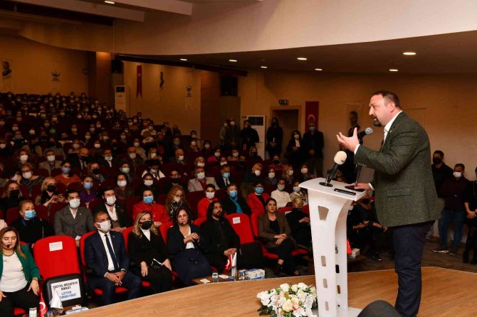 Çiğli’de, Kadının Siyasetteki Yeri Konuşuldu