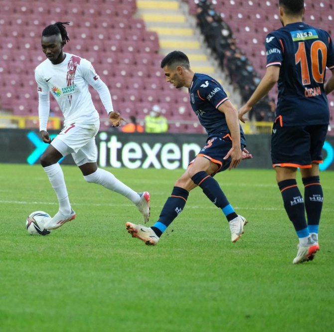 Spor Toto Süper Lig: A. Hatayspor: 0 - Medipol Başakşehir: 3 (İ̇lk Yarı)