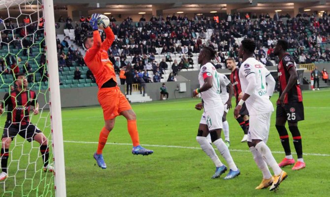 Spor Toto Süper Lig: Gzt Giresunspor: 0 - Fatih Karagümrük: 1 (İ̇lk Yarı)