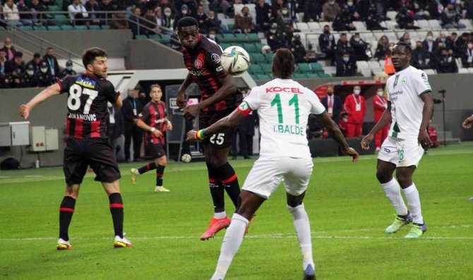 Spor Toto Süper Lig: Gzt Giresunspor: 0 - Fatih Karagümrük: 1 (İ̇lk Yarı)