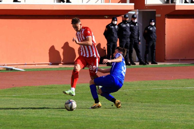 Tff 3. Lig: Gümüşhane Sportif Faaliyetler: 4 - Kardemir Karabükspor: 0