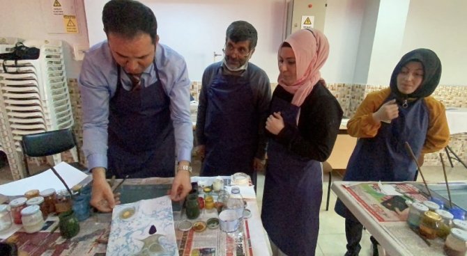 İ̇ş Önlüğünü Giyen Kaymakam Ebru Çalışması Yaptı