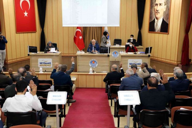 Akdeniz Belediye Meclisi, Gültak Başkanlığında Toplandı