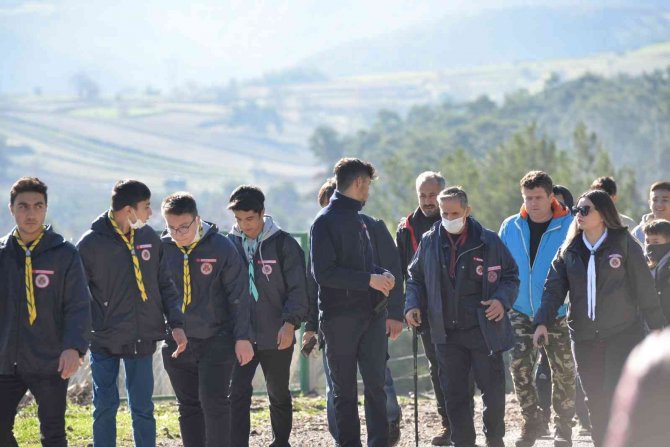 Altıeylül’lü Gençler Doğa Yürüyüşü Düzenledi