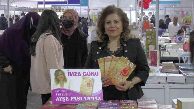 Gazeteci-yazar Behçet Alkan Ve Ayşe Paslanmaz Okuyucularıyla Buluştu
